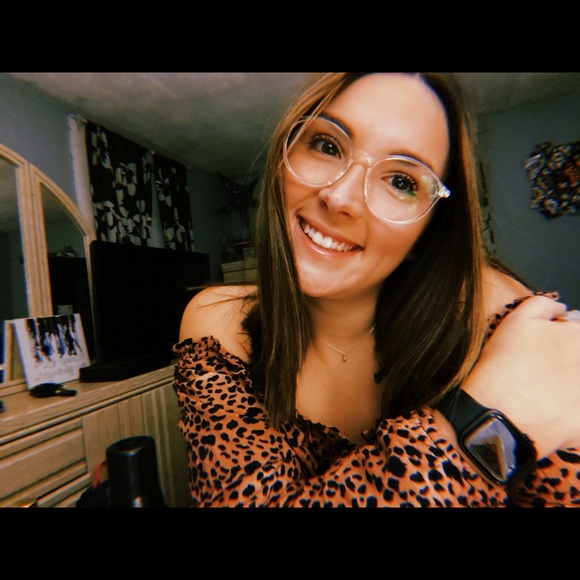 Meet your Posher, Shayna - Picture 5 of 5